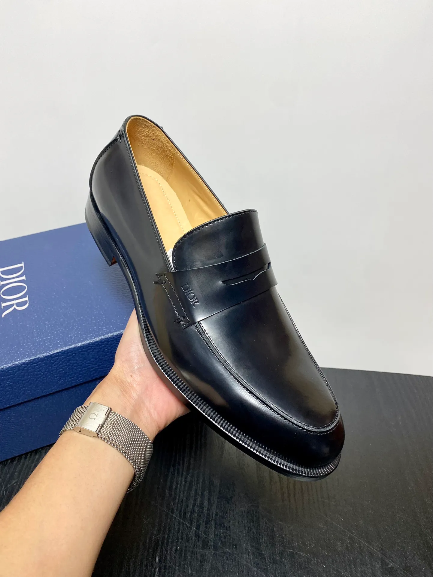 Men's shoes 💰960 Dior Derby shoes | Genuine leather sole formal leather shoes | Carefully crafted with open-edge beaded cowhide | Water-dyed cowhide lining | With classic lace-up closure | Exquisite embossed brand logo on the side | Glossy stacked heel design enhances style | Can be matched with formal or casual looks Size: 39-44 (customized at 38.45.46)
